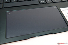触摸板的华硕ZenBook 13 UX363翻转