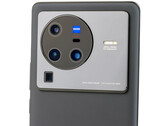 Vivo X80 Pro智能手机评测:Primus摄像头配有巨大的指纹传感器